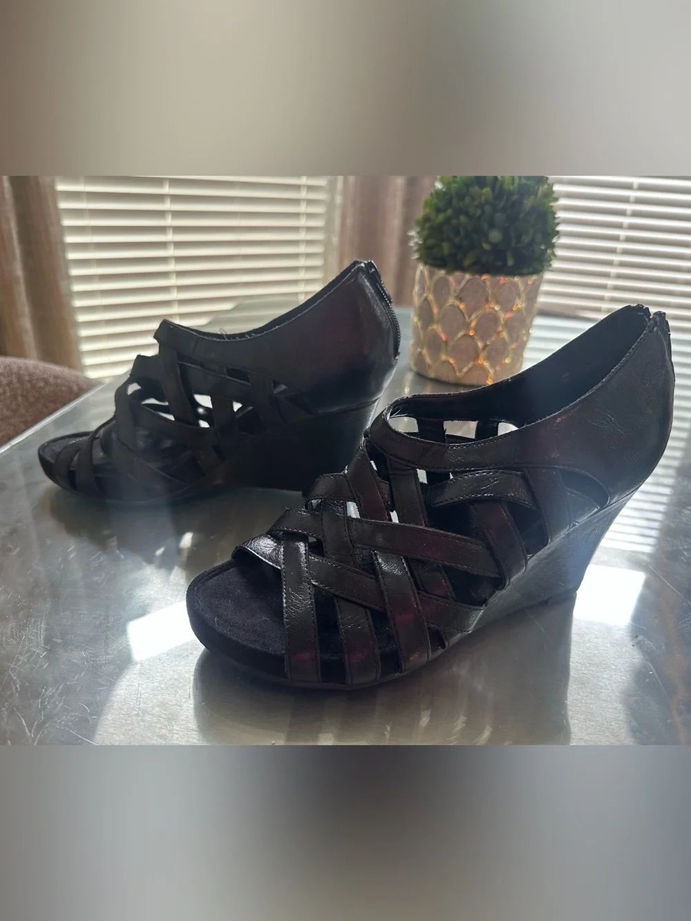 NWOT AEROSOLES Black Woven Peep-Toe Wedge Sandals size 9 ultra comfortable